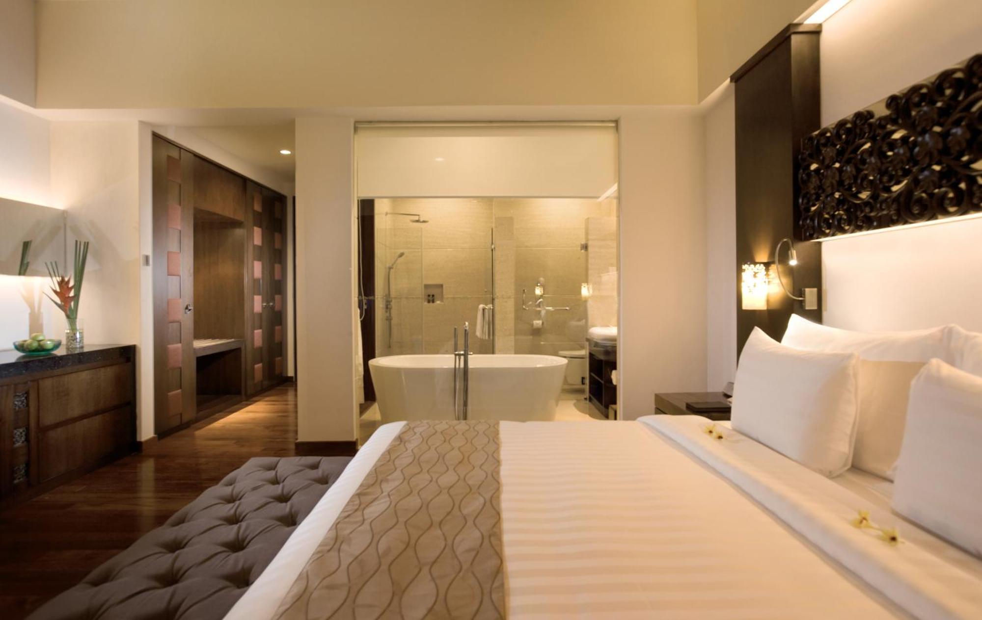The Seminyak Beach Resort & Spa Kamer foto A bedroom at the hotel
